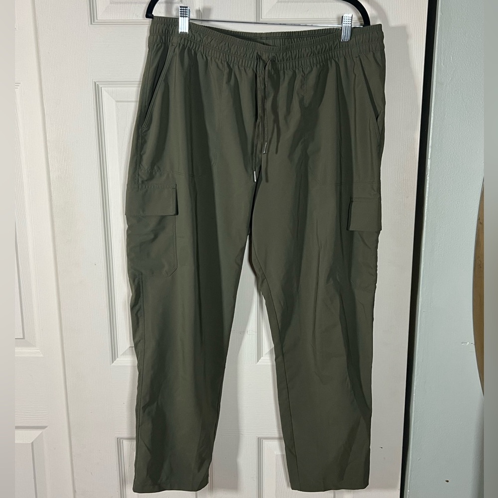 The North Face Green Cargo Cropped Pants
